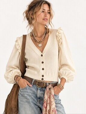 Who What Wear cream lightweight sweater top